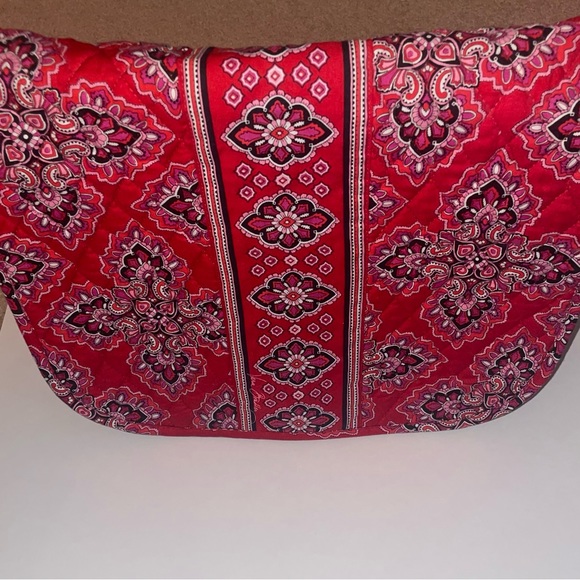 VERA BRADLEY MESSENGER BAG* - Picture 3 of 9